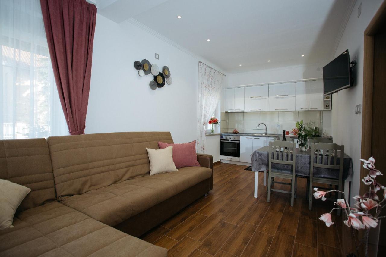 Mikic Apartment
